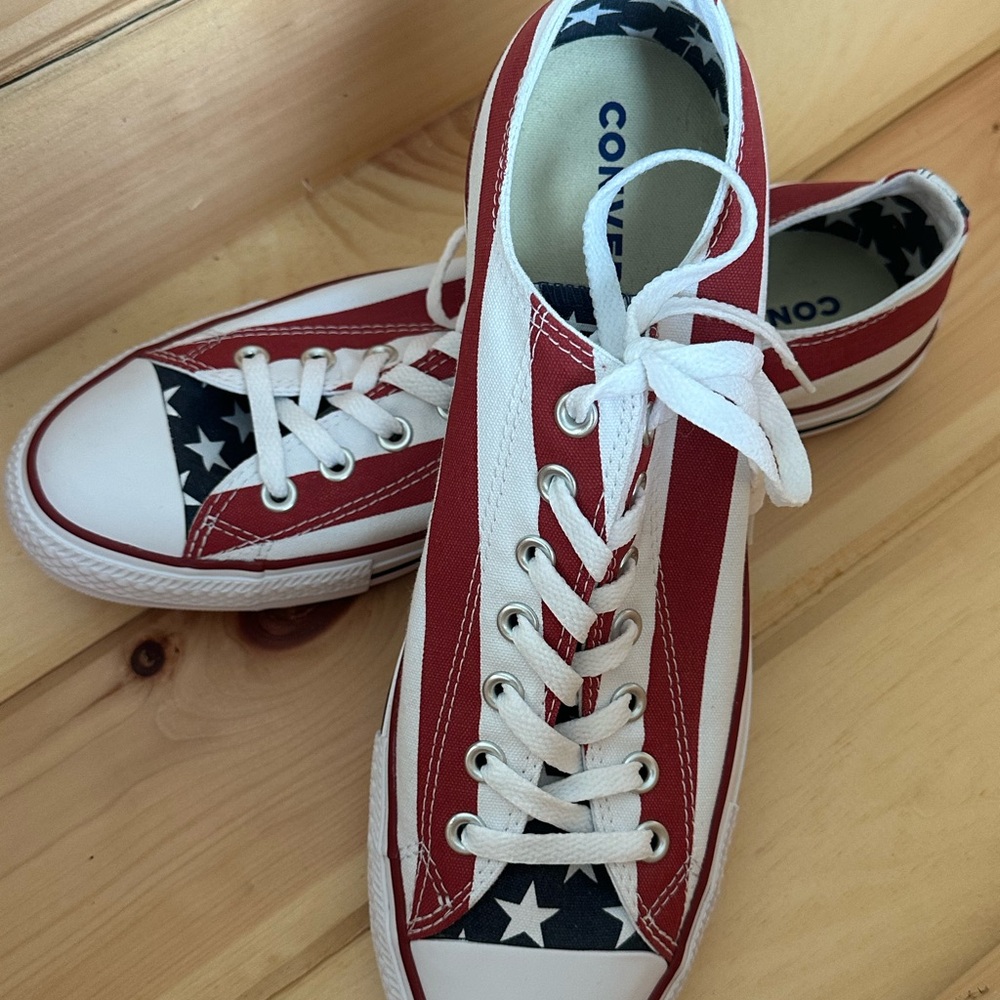 Converse Mens Red and White Star Sneakers